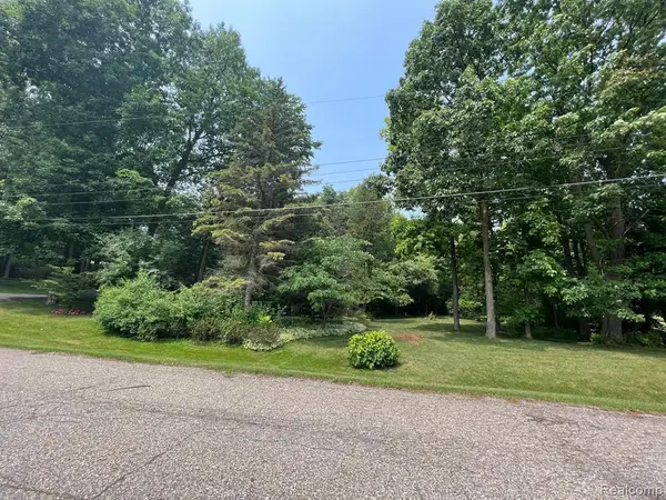 0 Green Tree, Grand Blanc, MI 48439