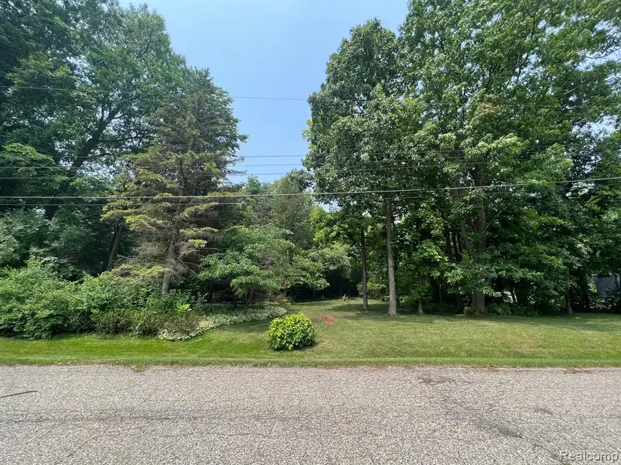 0 Green Tree, Grand Blanc, MI 48439 - Image #2