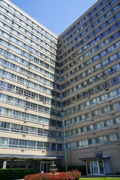 8900 E Jefferson #624, Detroit, MI 