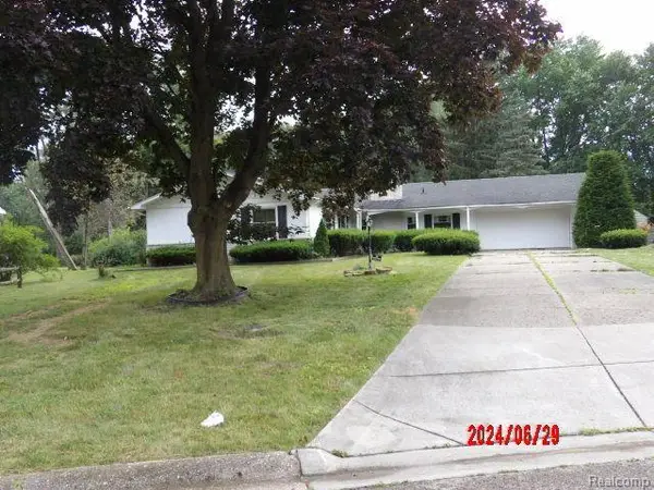 5325 N Dyewood, Flint, MI 