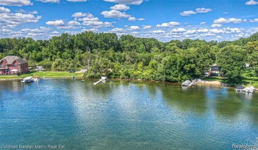 2577 Midwood, Commerce Township, MI 48382 - Image #3