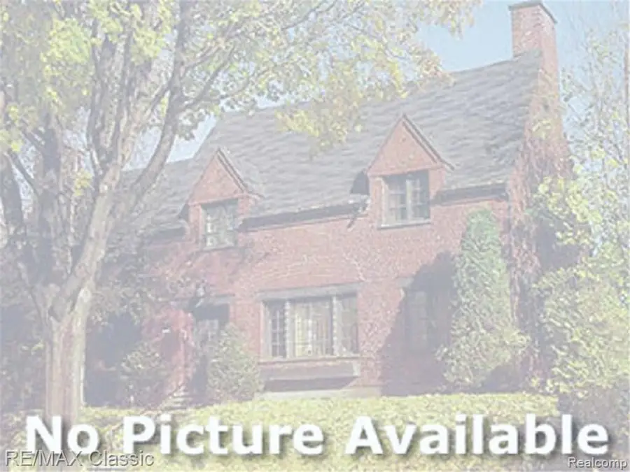 4860 Cooley Lake Rd, Waterford, MI 48327 - Image #2
