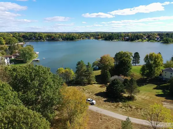 6.5 ACRES VL Lake Lapeer, Metamora, MI 