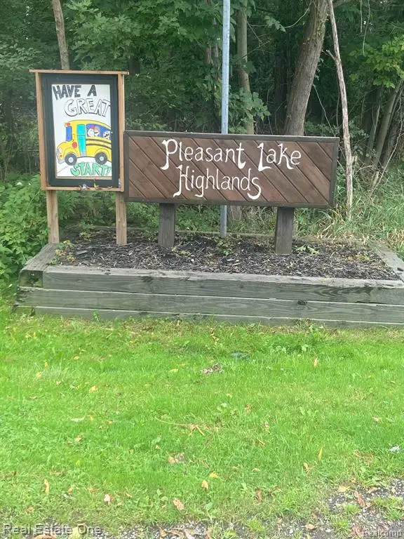 0000 Blue Jay, West Bloomfield, MI 48322