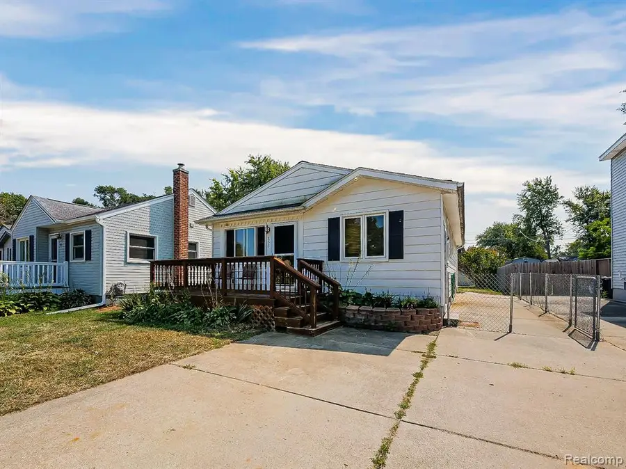 853 Adelaide, Wolverine Lake, MI  - Image #2