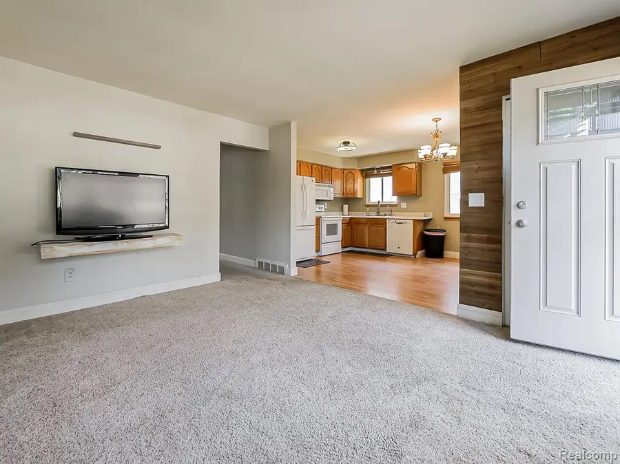 853 Adelaide, Wolverine Lake, MI  - Image #3