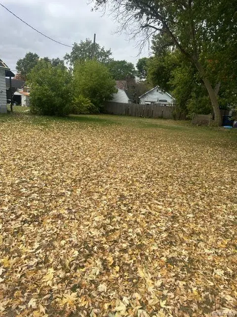 208 S Sheridan, Bay City, MI 48708