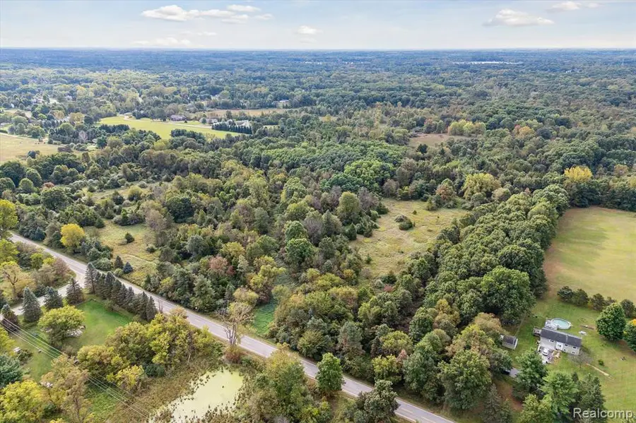 000 Swarthout Rd, Pinckney, MI 48169 - Image #3