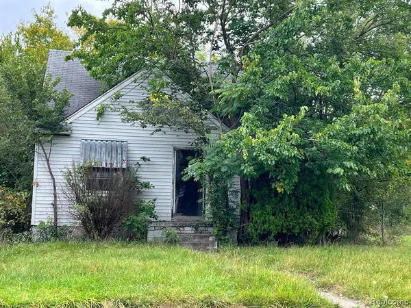 18620 Maine, Detroit, MI 48234