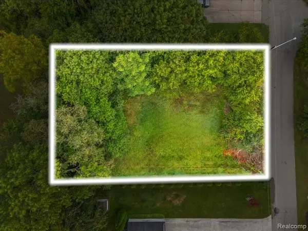 000 Waterloo, Waterford, MI 48329