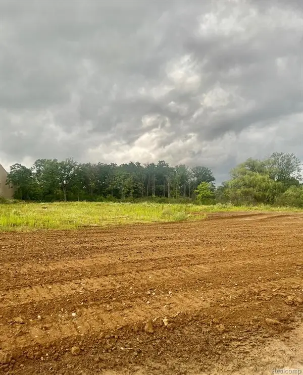 1727 Crescent Lake, Waterford, MI 