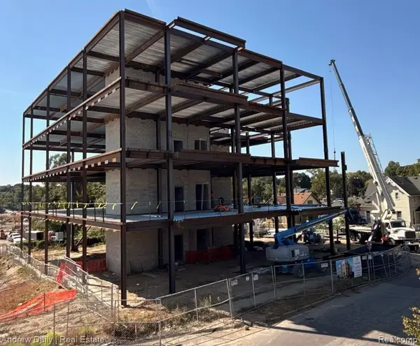 122 E Cady, Northville, MI 48167