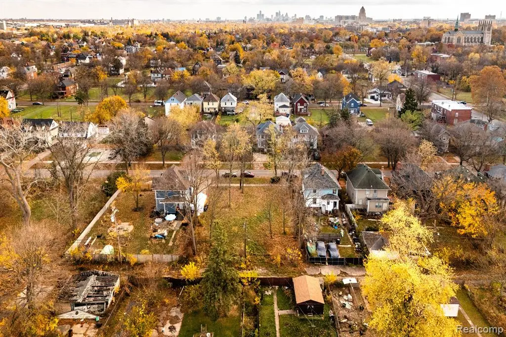 261 Woodland, Detroit, MI 48202 - #1