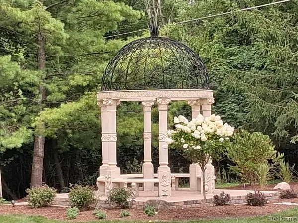 unit 21 Burlwood, Grand Blanc, MI 