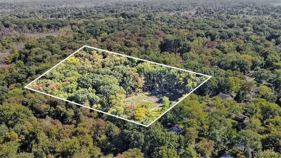 001 Hobson, Waterford, MI 48328 - #2