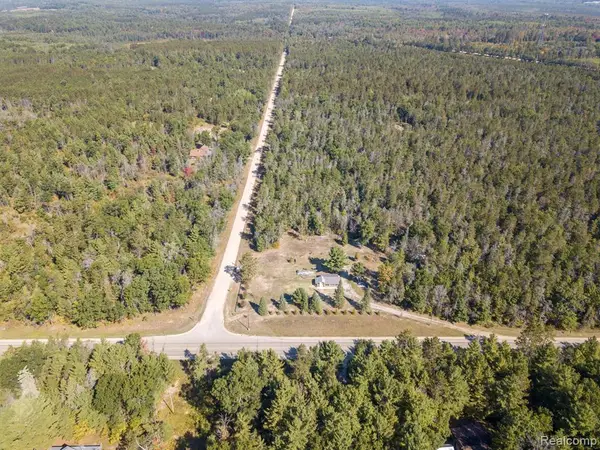 2990 W Federal, Roscommon, MI 