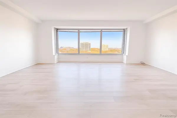 1300 E Lafayette #1209, Detroit, MI 