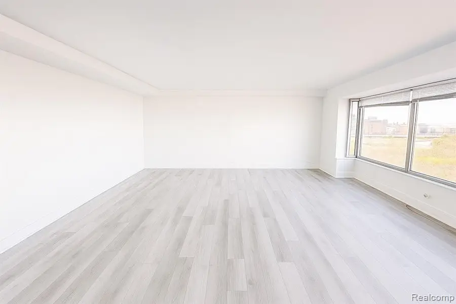 1300 E Lafayette #1209, Detroit, MI  - Image #2