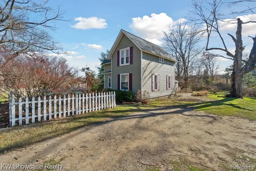 1716 E Wardlow, Highland, MI  - Image #2