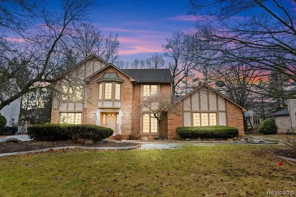 28947 Glenbrook, Farmington Hills, MI 