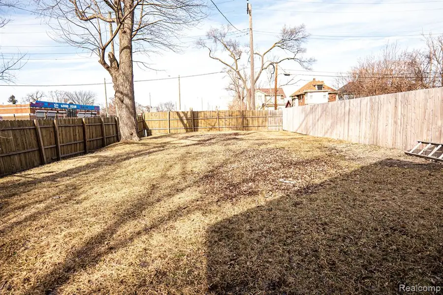 2552 N La Salle Gardens, Detroit, MI  - Image #3