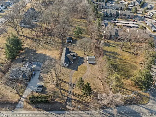 34505 W 9 Mile, Farmington, MI 