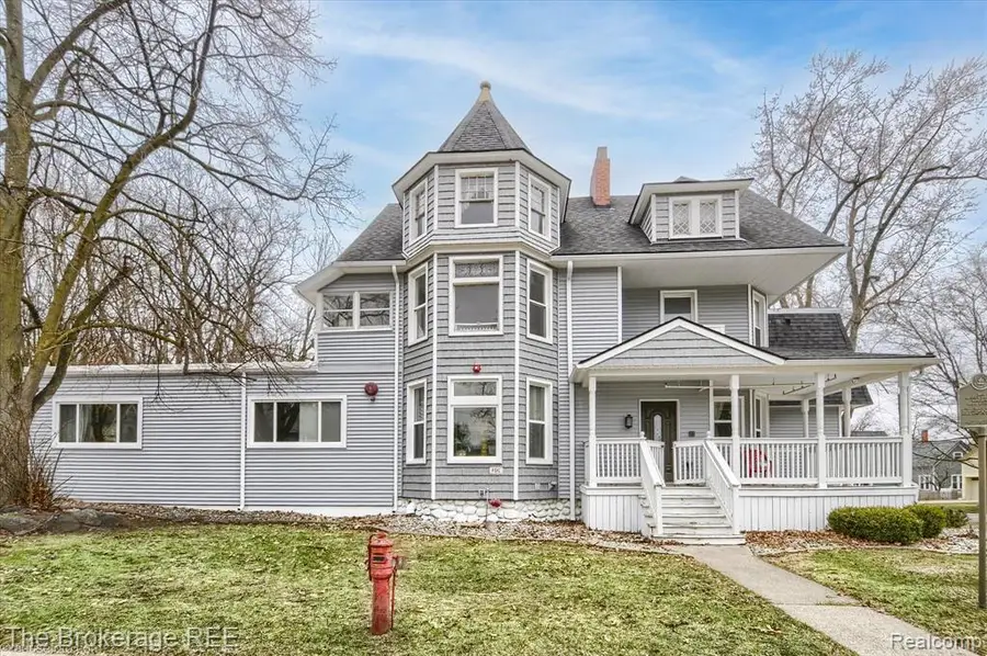 700 S Adelaide, Fenton, MI  - Image #2