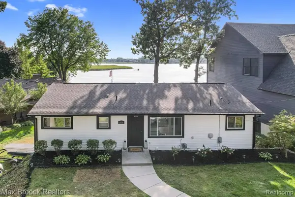 2918 Woodbine, Waterford, MI 