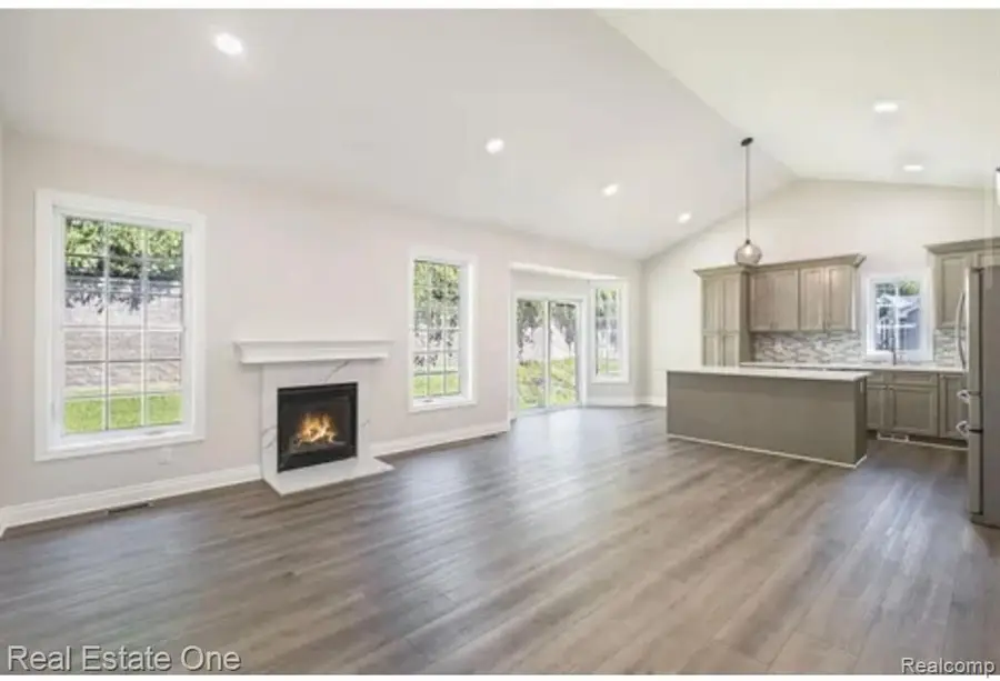 12280 Worthington, Grand Blanc, MI  - Image #2