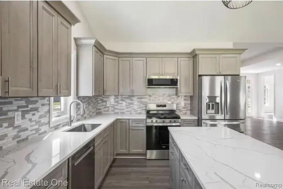 12280 Worthington, Grand Blanc, MI  - Image #3