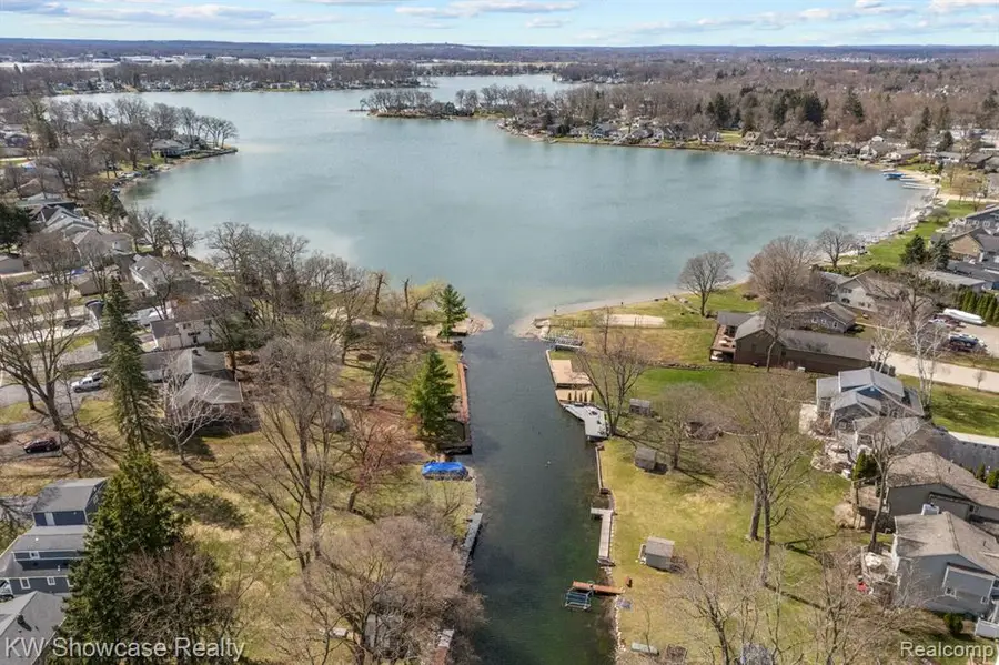 6625 Lanman, Waterford, MI  - Image #2