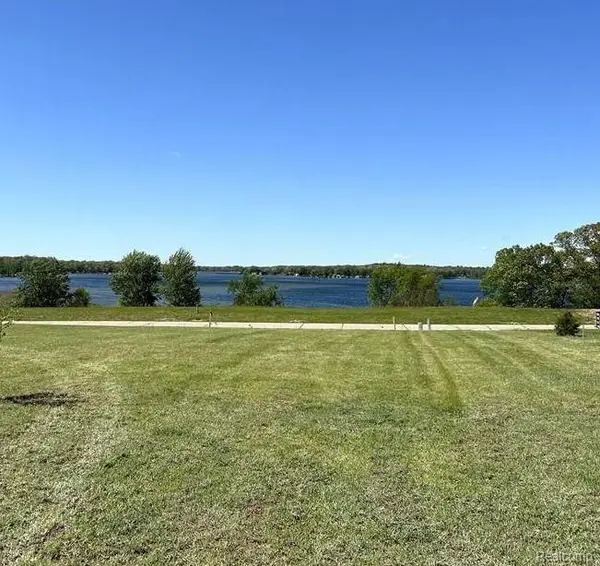 123 Bloomfield, Brooklyn, MI 49230