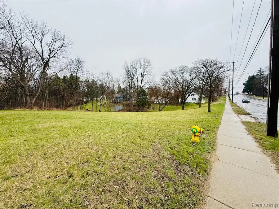 572 W Vienna, Clio, MI 48420 - #2