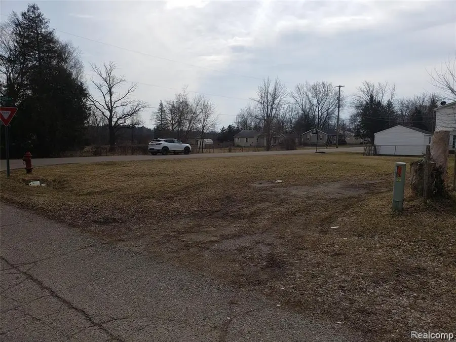 00 Sloan, Grand Blanc, MI 48507 - #3