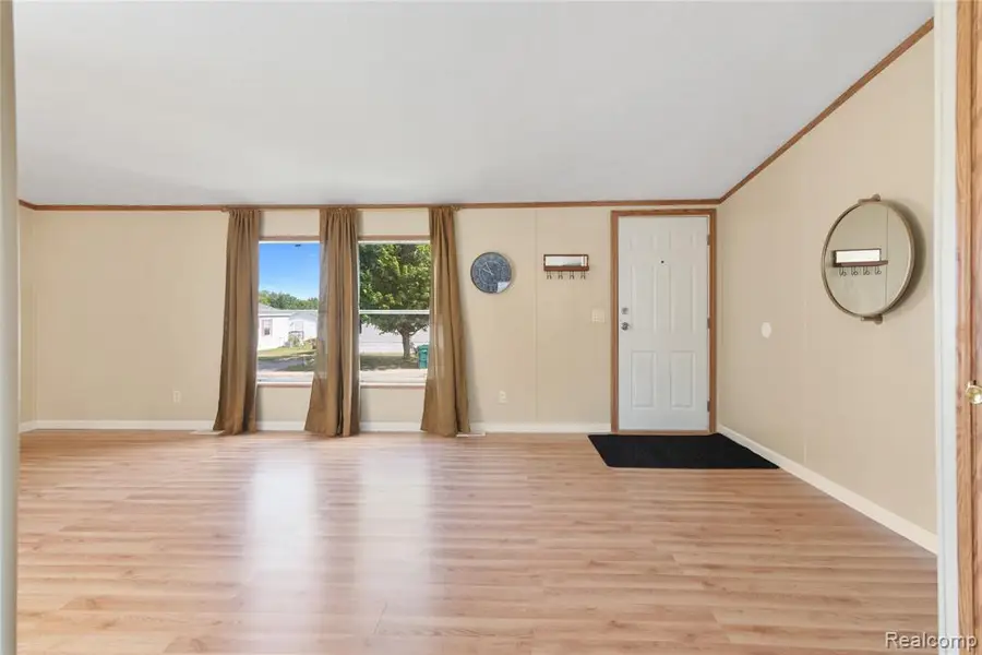 8346 Whitehorn, Fenton, MI 48430 - Image #3