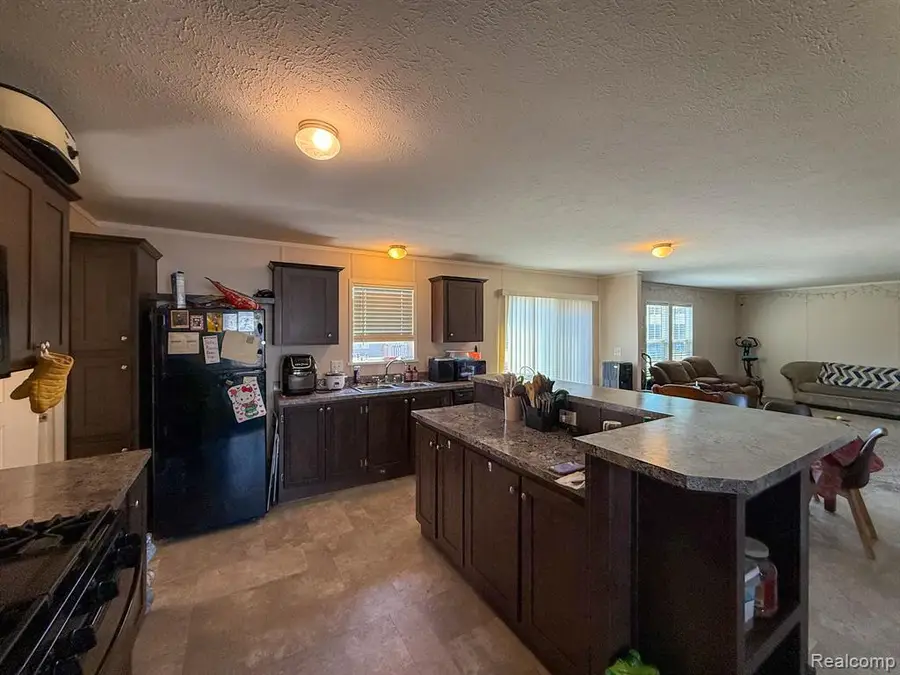 389 Rustic, Belleville, MI 48111 - Image #2