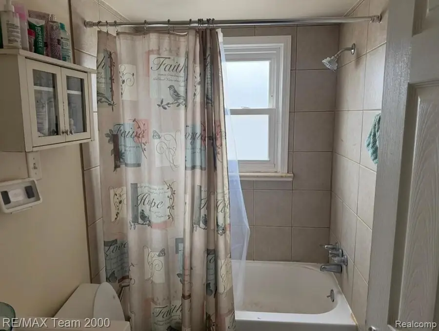 21230 Audette, Dearborn, MI  - Image #3