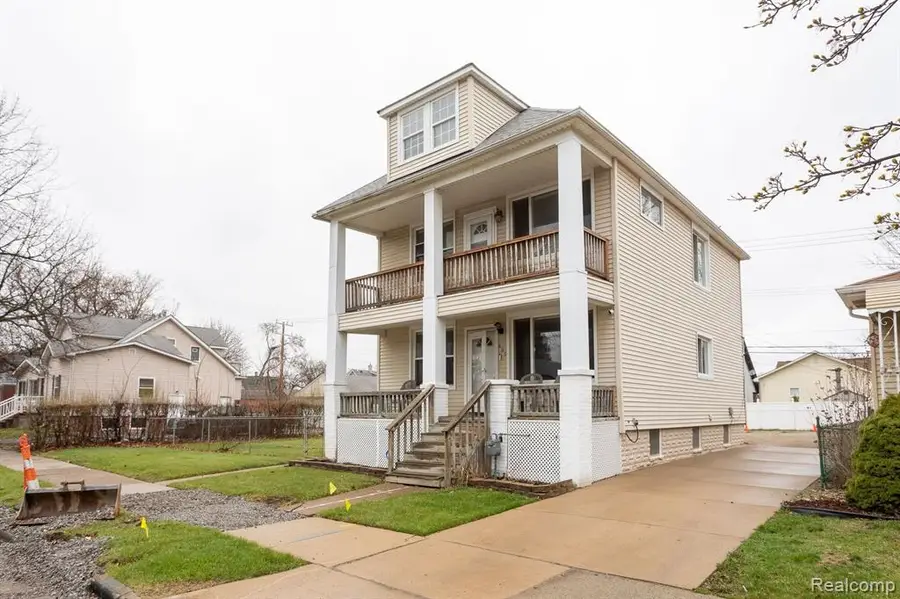 880 White, Lincoln Park, MI  - Image #2