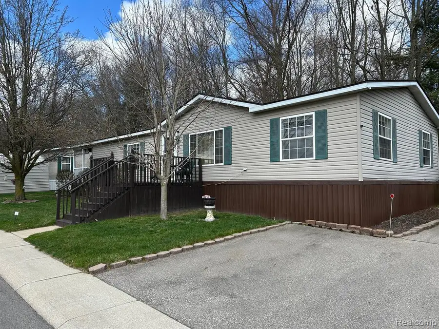 326 Basket Branch, Oxford, MI 48371 - Image #2