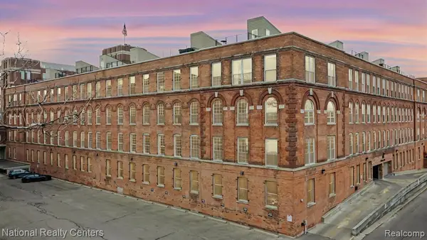 200 S River Place #29, Detroit, MI 