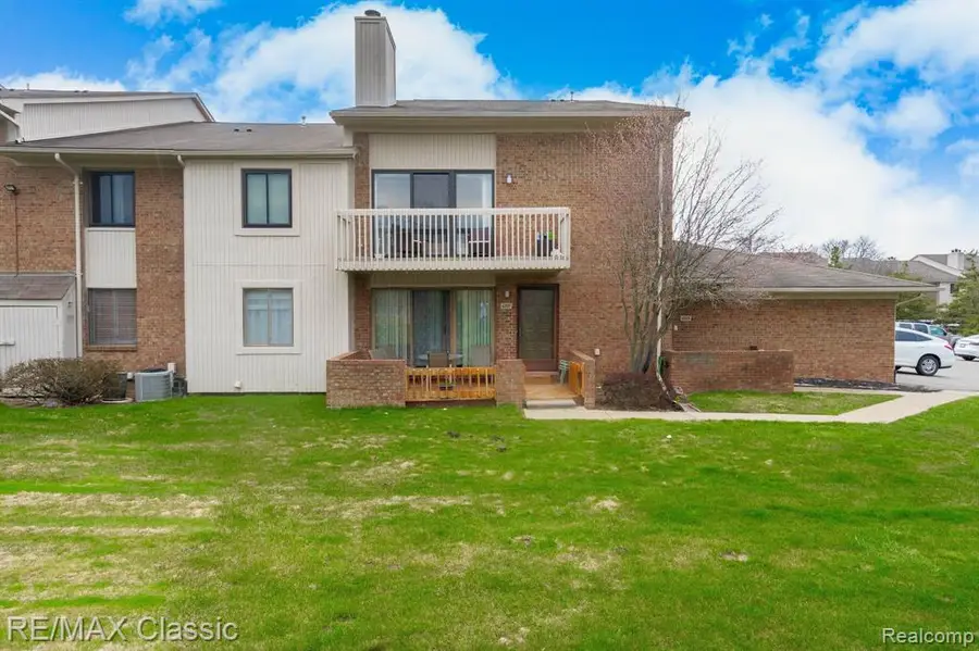 6715 Maple Lakes #70, West Bloomfield, MI  - Image #3