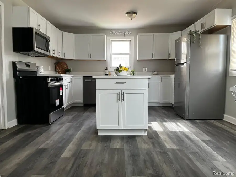 417 E Hunt, Adrian, MI 49221 - #3