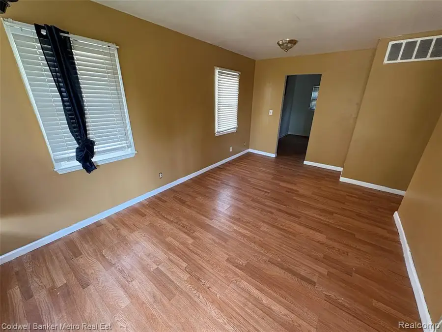 605 Nebraska, Pontiac, MI  - Image #3