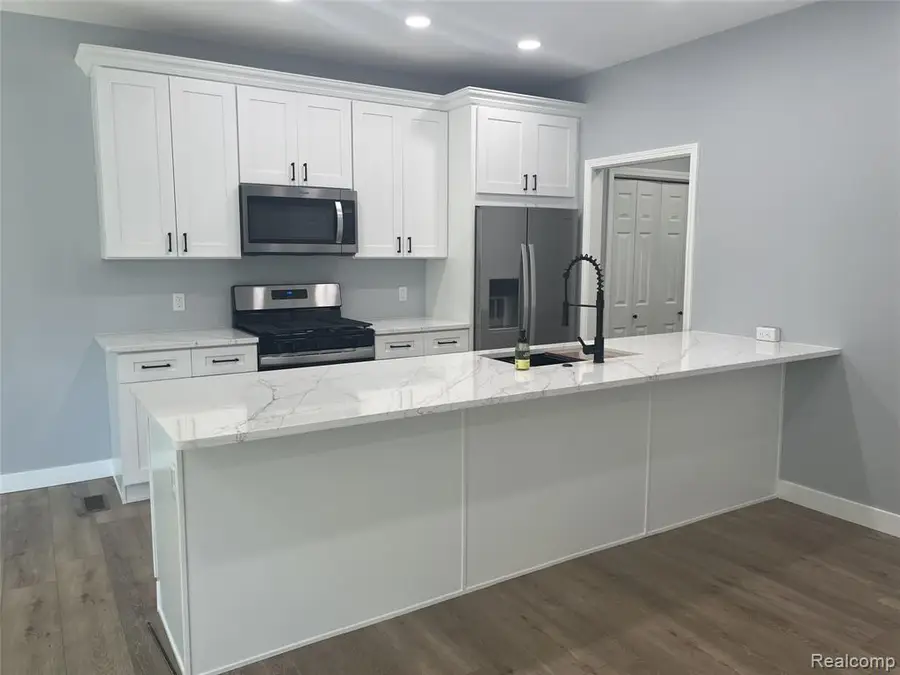 3175 Oakridge, Highland, MI  - #2