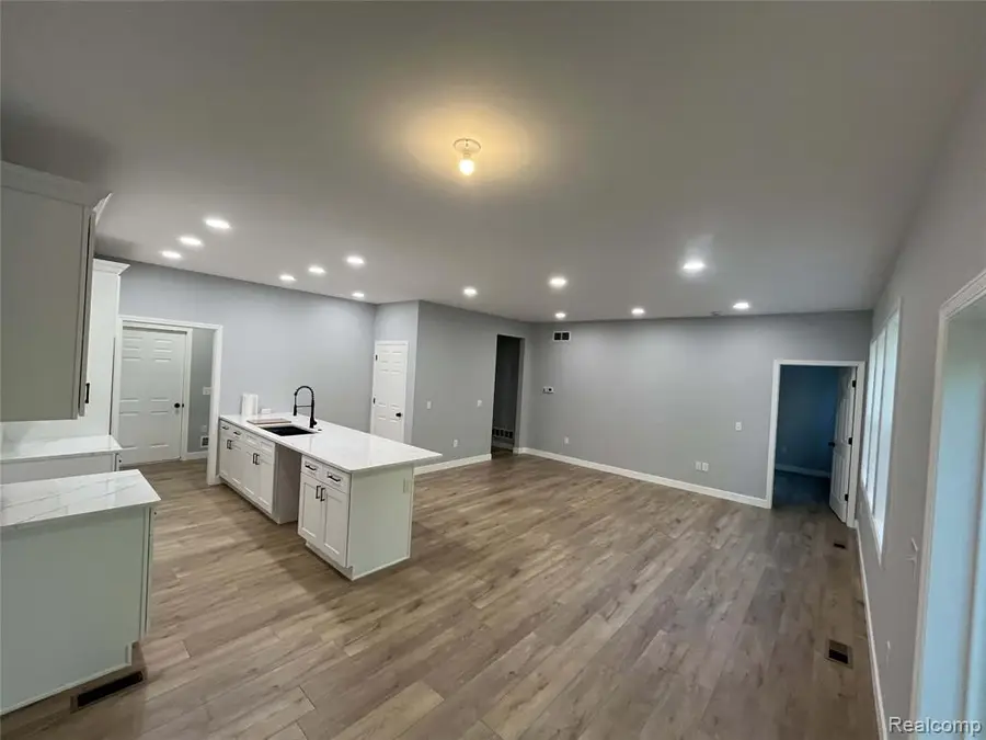 3175 Oakridge, Highland, MI  - #3