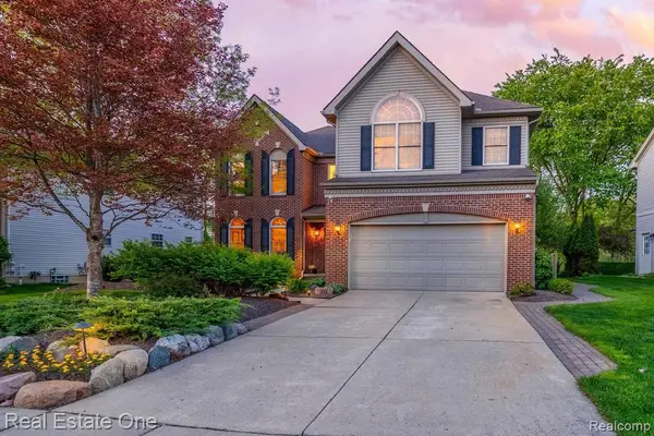 1090 Shetland, South Lyon, MI 