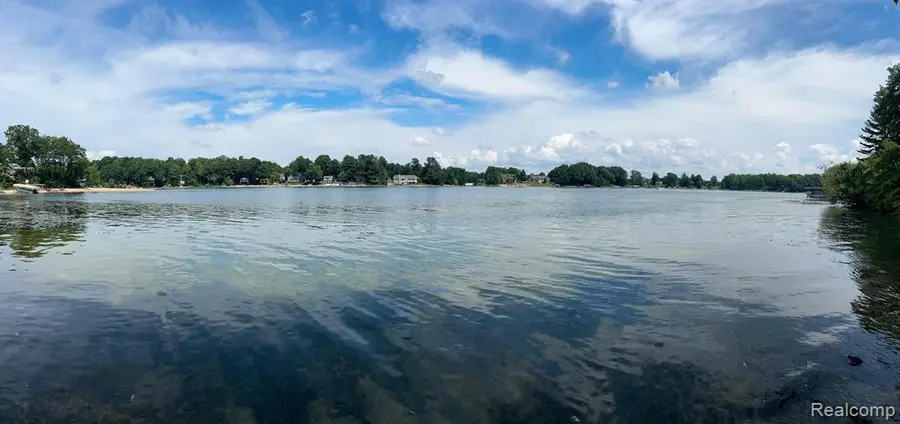 0 0 Eddie, Traverse City, MI 49685 - Image #2