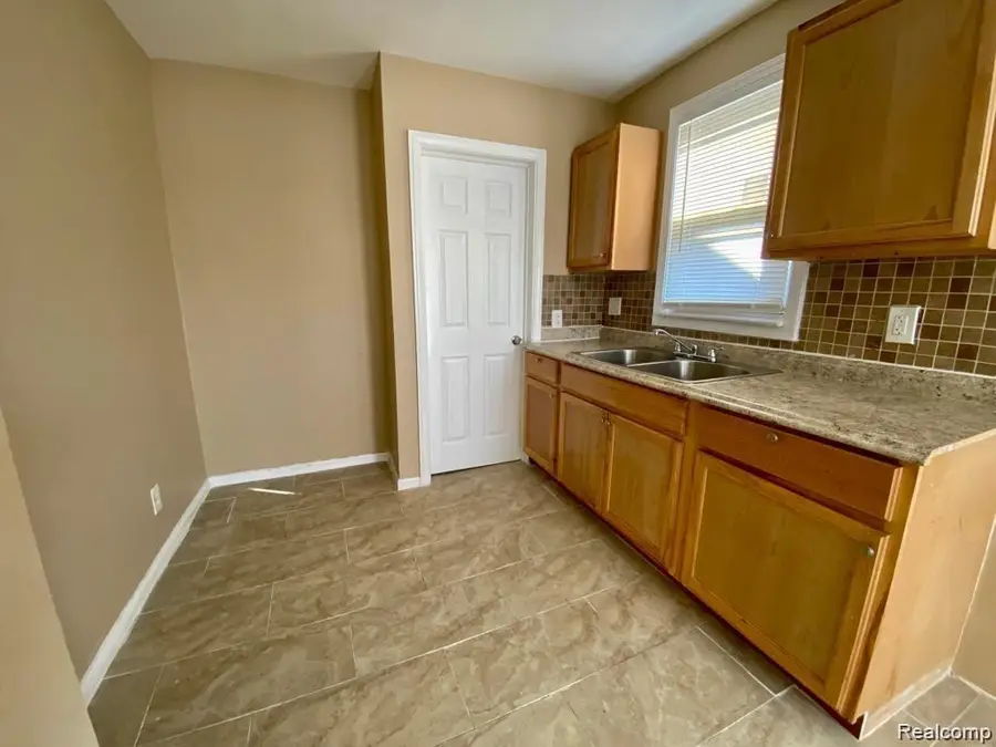 9156 Winthrop, Detroit, MI 48228 - #2