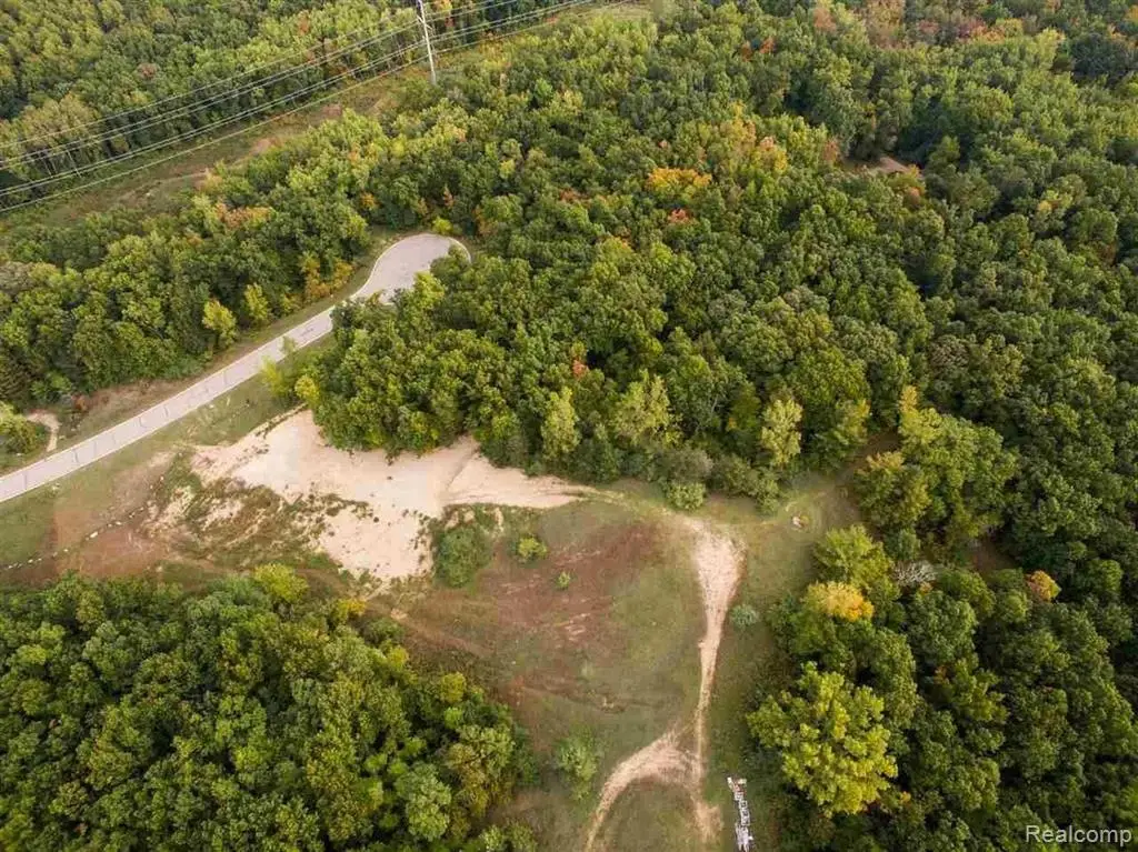 20 Grand Summit, Fenton, MI 48430 - Image #1