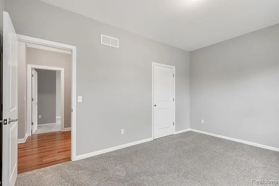 5232 Farmridge, Grand Blanc, MI 48439 - #3